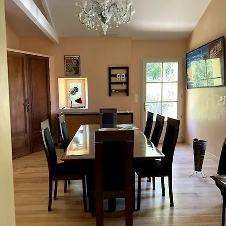 Superbe Mas Ancien, Renove A Neuf. Vue Imprenable Semesterbostad