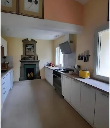 Semesterbostad Superbe Mas Ancien, Renove A Neuf. Vue Imprenable