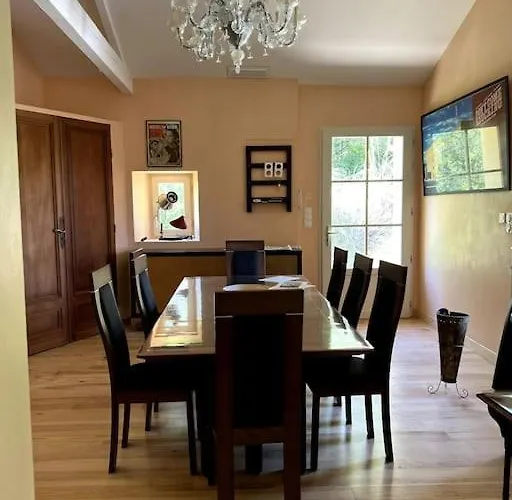 Superbe Mas Ancien, Renove A Neuf. Vue Imprenable 度假居